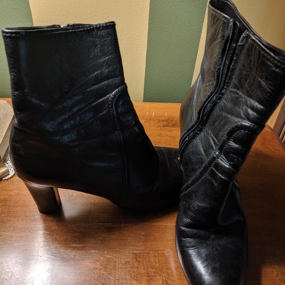 Prada leather ankle boot - Picture 2 of 3